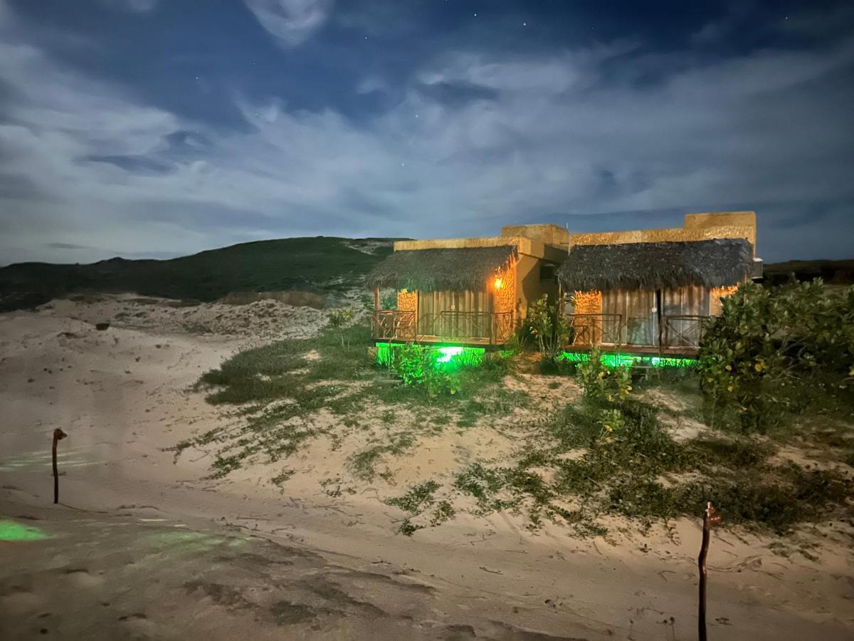 Bangalo Encantador Praia Da Baleia Itapipoca Exterior photo